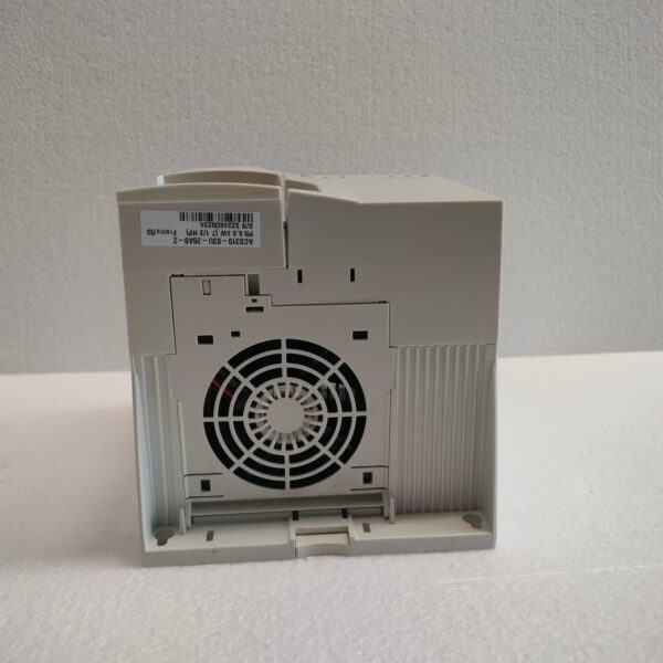 NEW ABB ACS310-03U-26A8-2 5.5KW(7.5HP)/1 PHASE AC DRIVE