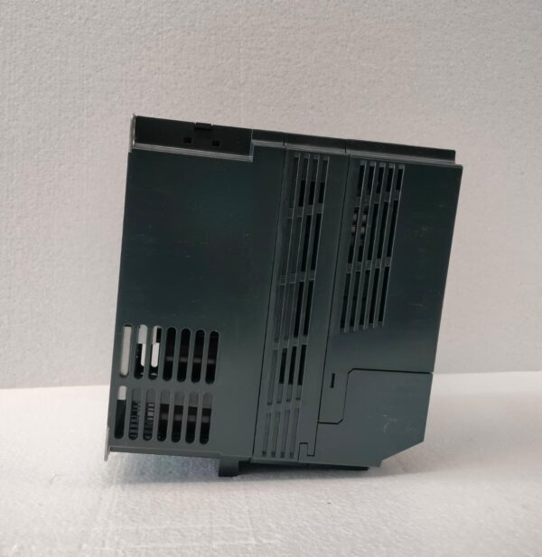 AAB 5 SCHNEIDER ELECTRIC ATV320U75N4B 7.5KW - 10HP 3 PHASE AC DRIVE