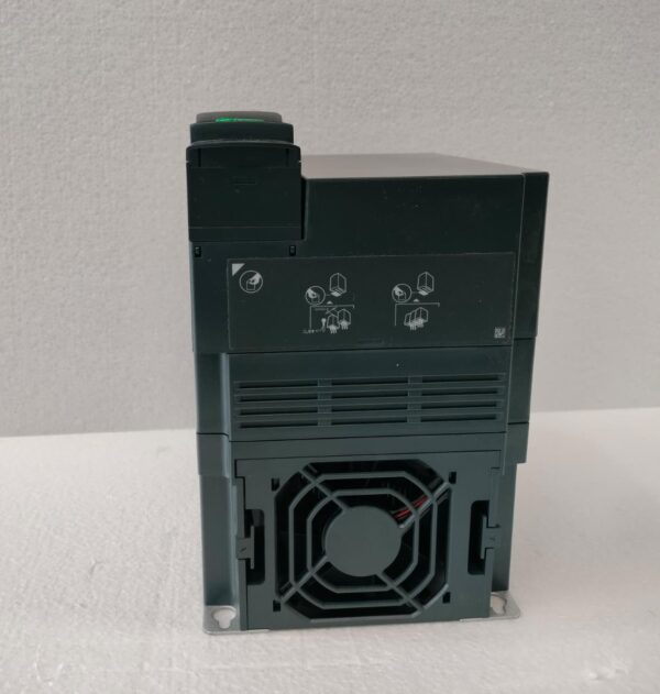 AAB 6 SCHNEIDER ELECTRIC ATV320U75N4B 7.5KW - 10HP 3 PHASE AC DRIVE