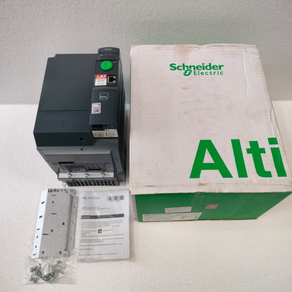 AAC 1 SCHNEIDER ELECTRIC ATV320U55N4B 5.5KW - 7.5HP 3 PHASE AC DRIVE