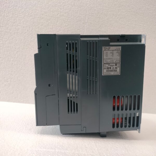 AAC 3 SCHNEIDER ELECTRIC ATV320U55N4B 5.5KW - 7.5HP 3 PHASE AC DRIVE