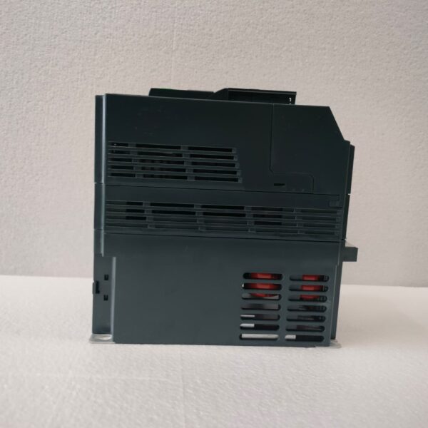 AAC 7 SCHNEIDER ELECTRIC ATV320U55N4B 5.5KW - 7.5HP 3 PHASE AC DRIVE