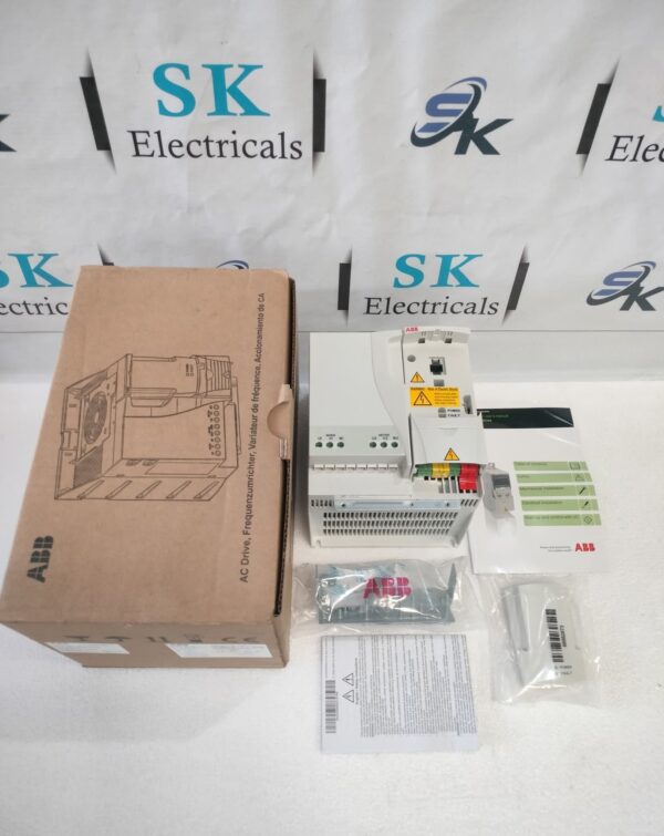 ACS 1 NEW ABB ACS310-03U-17A2-4 7.5Kw 10HP 3Phase AC DRIVE