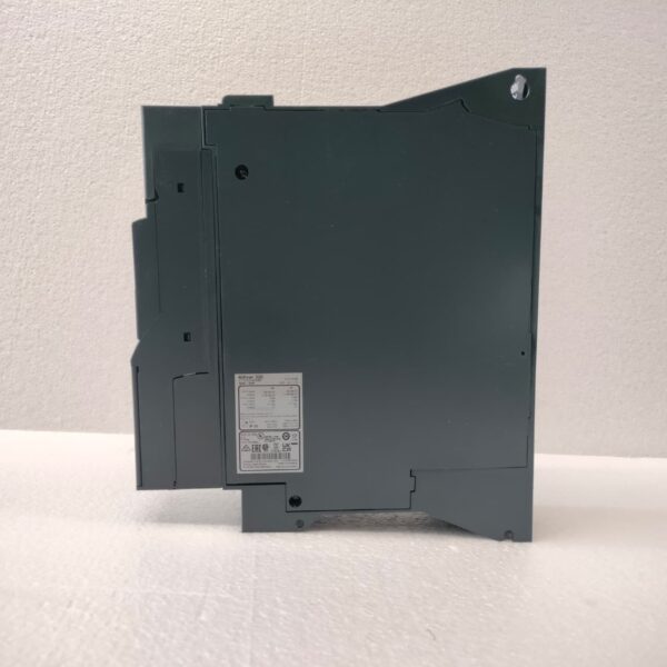 SCHNEIDER ELECTRIC ATV320U40N4B 4KW - 5HP 3 PHASE AC DRIVE