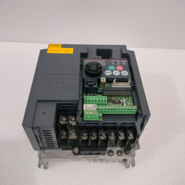 P 4 MITSUBISHI ELECTRIC FR-E740-0. 4K-CHT 0.4KW 0.5HP 3PHASE AC DRIVE