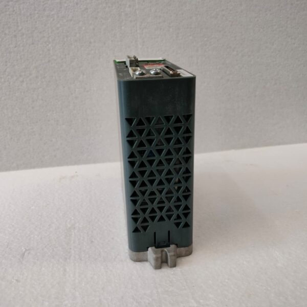 PH 8 SCHNEIDER ELECTRIC LXM26DU02M3X 200 W SERVO DRIVE