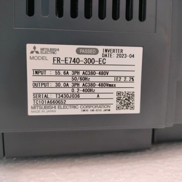 Y 4 Mitsubishi Electric FR-E740-300-EC 15kW 20HP 3-Phase AC Inverter Drive 380-480V